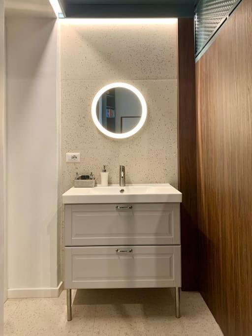 Lovely Flat In Bocconi Apartment Milan